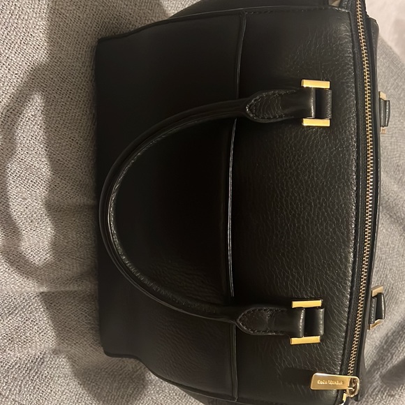 Micheal Kors leather tote bag black/gold color - Picture 3 of 7